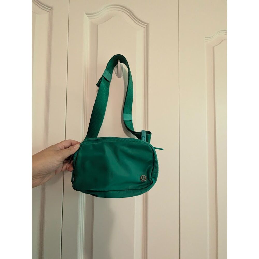 Lululemon Authentic Everywhere Belt Bag 1L "Emerald Ice" Green
